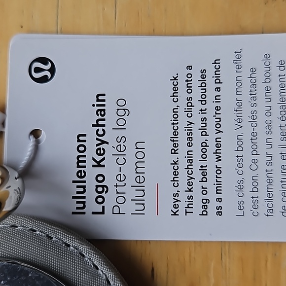 LULULEMON LOGO KEYCHAIN - Picture 4 of 10